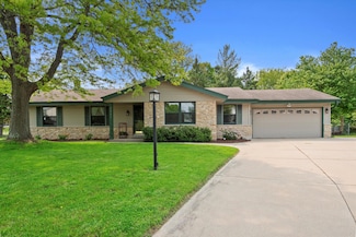 4062 S 106th St, Greenfield, WI 53228