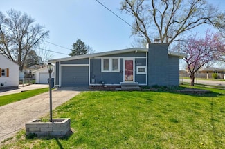 4132 69th St, Urbandale, IA 50322