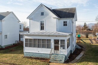 507 7th St, Shenandoah, VA 22849