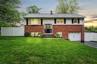 45 Maple Dr, Stony Point, NY 10980