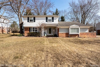 29184 Hemlock Ct, Farmington Hills, MI 48336