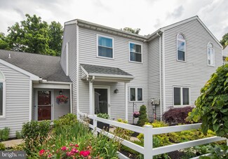 1819 Creek View Ct, New Cumberland, PA 17070