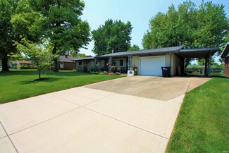 902 Melody Ln, Frankfort, IN 46041