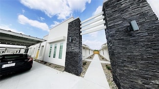 2012 Summerland Ln Unit 3, Edinburg, TX 78541