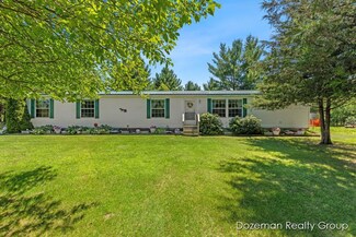 4584 E Valeries Way St, Newaygo, MI 49337