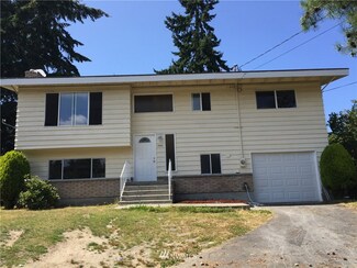 17841 Wayne Ave N, Shoreline, WA 98133