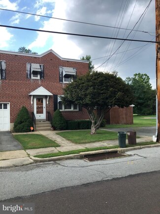 37 Front St, Mohnton, PA 19540