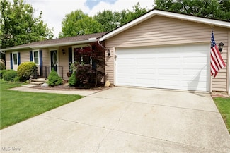 25362 Tyndall Falls Dr, Olmsted Falls, OH 44138