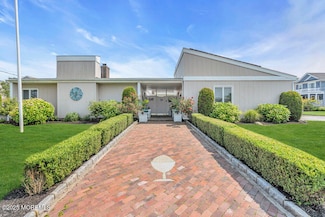 34 Valentine St, Monmouth Beach, NJ 07750
