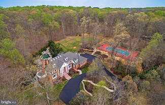 10618 Beach Mill Rd, Great Falls, VA 22066