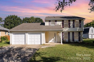 8915 Touchstone Ln, Charlotte, NC 28227