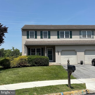 348 Sioux Ct, Reading, PA 19608