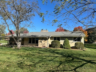 3500 Westwood Dr, Brookfield, WI 53005