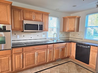 321 River Rd Unit 1, Shelton, CT 06484