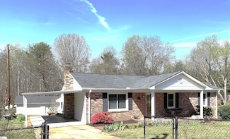 255 Clearview Cir, Travelers Rest, SC 29690