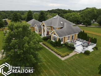 1105 Lakeview Dr, Fairfield, IA 52556