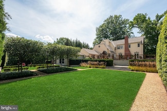 2927 44th St NW, Washington, DC 20016