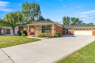 6667 Amboy St, Dearborn Heights, MI 48127