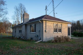 1212 N 28th St, Kalamazoo, MI 49048