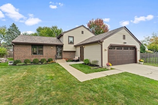307 Albright Ct, Vernon Hills, IL 60061