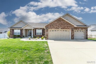 725 Erics Run Dr, O Fallon, IL 62269