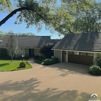 2100 Inverness Dr, Lawrence, KS 66047