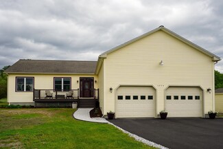 1044 Stone Bridge Rd, Milton, VT 05468