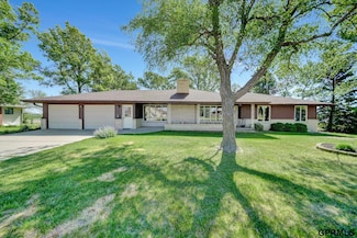 6622 S 148th Rd, Adams, NE 68301