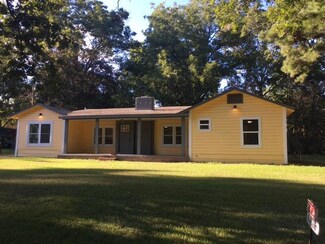 540 W Greenwood St, Garrison, TX 75946