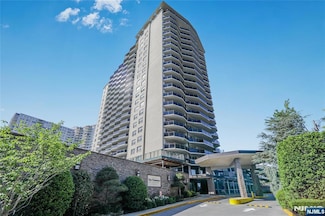 2077 Center Ave Unit 19C, Fort Lee, NJ 07024
