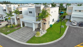 10360 NW 68th Terrace, Doral, FL 33178