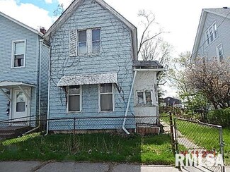 1033 W 6th St, Davenport, IA 52802