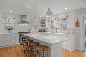 18 Hiawatha Rd, Harwich Port, MA 02646