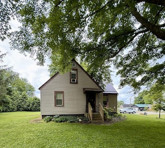 7 W Main St, Savannah, OH 44874