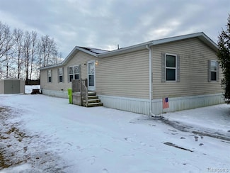 52263 Landsdowne Cir, New Baltimore, MI 48051