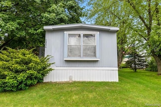 3723 Pinoak St, Village of Clarkston, MI 48348