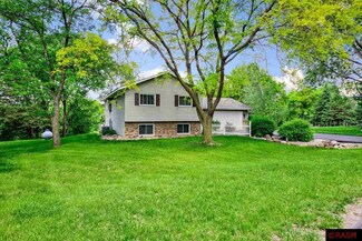 21 Stonehenge Ct, Mankato, MN 56001