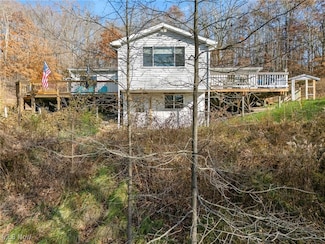 7279 Edie Hill Rd SE, Uhrichsville, OH 44683