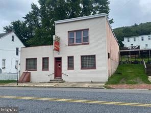 32 E Bacon St, Pottsville, PA 17901