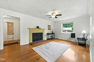 317 Greenwood Dr, Durham, NC 27704