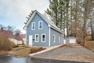 41 High St, Tilton, NH 03276