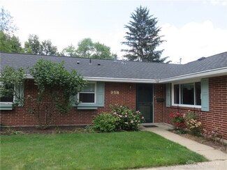 958 Pepper Hill Dr, Dayton, OH 45429