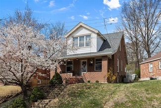 1707 Yale Ave, Saint Louis, MO 63117