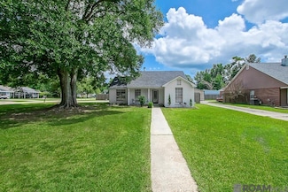 1626 Weeping Willow Dr, Denham Springs, LA 70726