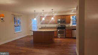 827 Pine St, Bristol, PA 19007