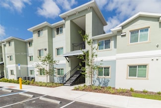 8271 Tanager Square Unit 301, New Port Richey, FL 34655