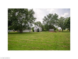 1208 Glenway Ave NW, North Lawrence, OH 44666