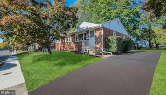 702 Pennbrook Ave, Lansdale, PA 19446