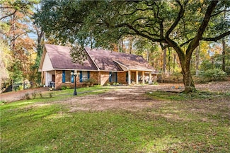 106 Myrtlewood Dr, Pineville, LA 71360