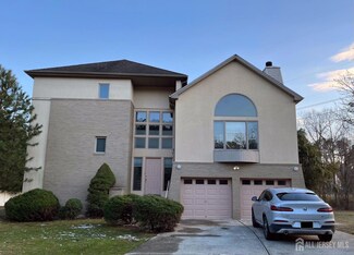 14 W Dante Rd, Monroe Township, NJ 08831
